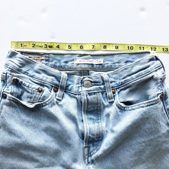 LEVI'S Wedgie Straight Light Wash Raw Hem Jeans Womens 25 - Picture 11 of 13